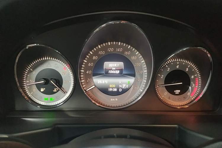 Used Mercedes-Benz GLK-Class 2015 GLK 260 4MATIC Dynamic Edition Ultimate Version Instrument Cluster
