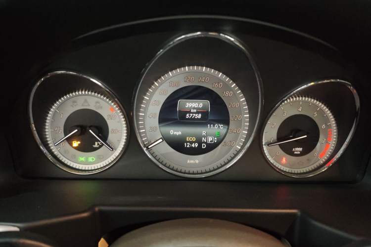Used Mercedes-Benz GLK-Class 2015 GLK 260 4MATIC Fashion Edition Ultimate Version Instrument Cluster