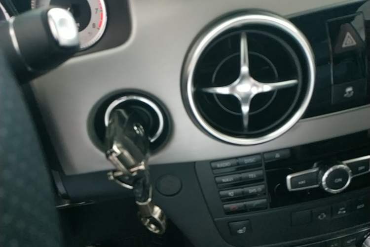 Used Mercedes-Benz GLK-Class 2015 GLK 260 4MATIC Fashion Edition Ultimate Version Interior 1