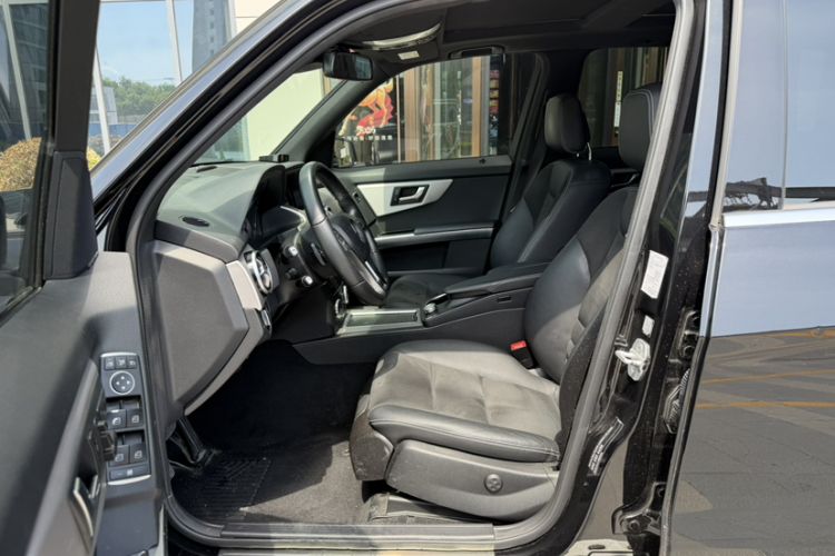 Used Mercedes-Benz GLK-Class 2015 GLK 260 4MATIC Fashion Edition Ultimate Version Interior 1