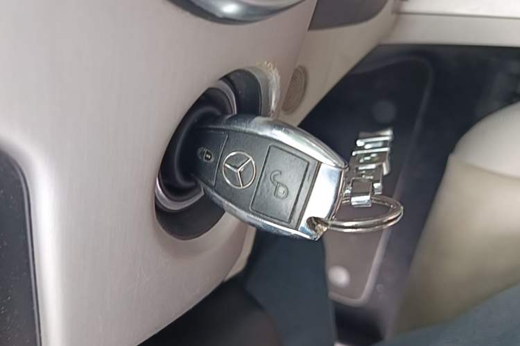 Used Mercedes-Benz GLK-Class 2015 GLK 260 4MATIC Dynamic Edition Ultimate Version Interior 1