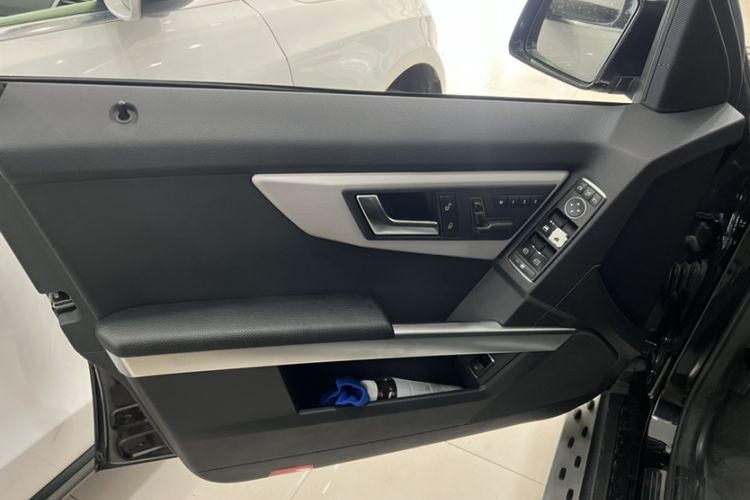 Used Mercedes-Benz GLK-Class 2015 GLK 260 4MATIC Fashion Edition Ultimate Version Interior 10