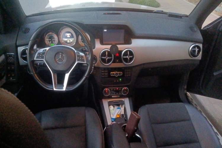 Used Mercedes-Benz GLK-Class 2015 GLK 260 4MATIC Dynamic Edition Ultimate Version Interior 2