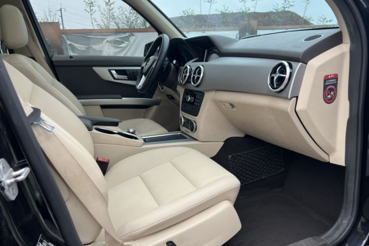 Used Mercedes-Benz GLK-Class 2015 GLK 260 4MATIC Dynamic Edition Ultimate Version Interior 2