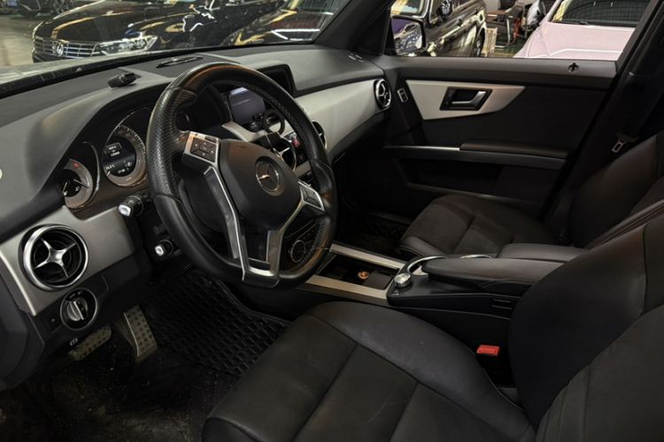 Used Mercedes-Benz GLK-Class 2015 GLK 260 4MATIC Fashion Edition Ultimate Version Interior 2