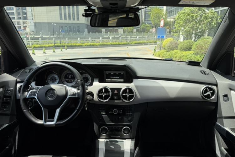 Used Mercedes-Benz GLK-Class 2015 GLK 260 4MATIC Fashion Edition Ultimate Version Interior 2