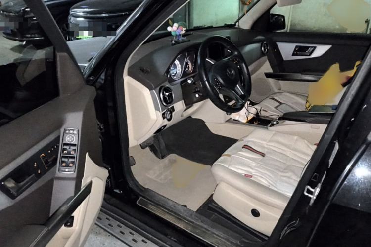Used Mercedes-Benz GLK-Class 2015 GLK 300 4MATIC Fashion Edition Ultimate Version Interior 3