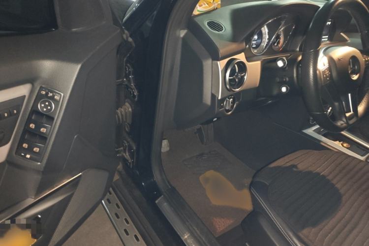 Used Mercedes-Benz GLK-Class 2015 GLK 300 4MATIC Fashion Edition Ultimate Version Interior 3