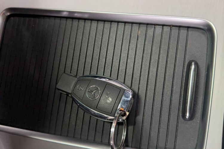Used Mercedes-Benz GLK-Class 2015 GLK 260 4MATIC Dynamic Edition Ultimate Version Interior 4