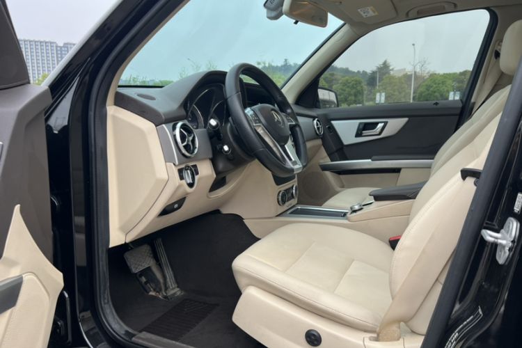 Used Mercedes-Benz GLK-Class 2015 GLK 260 4MATIC Dynamic Edition Ultimate Version Interior 5
