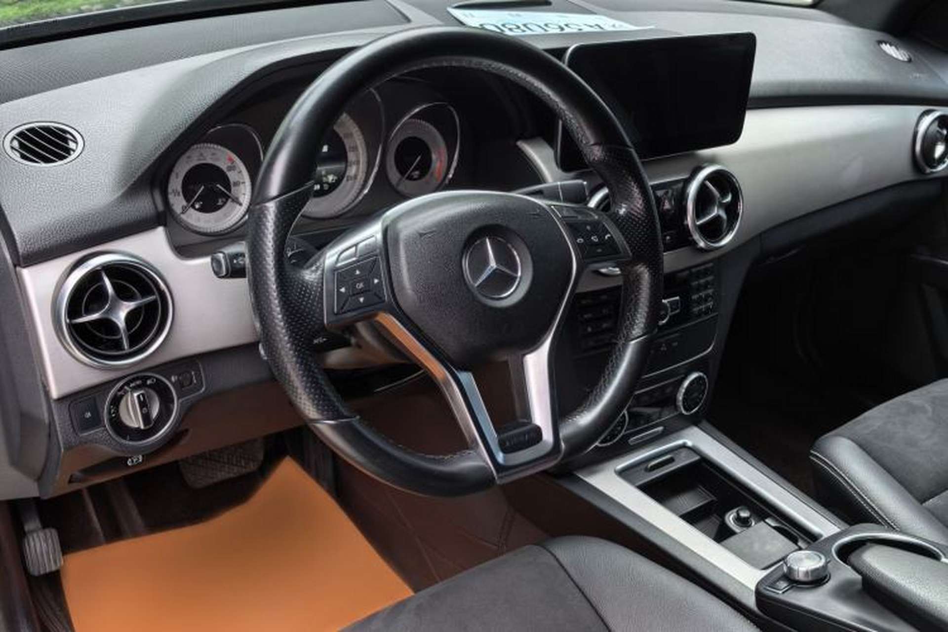 Used Mercedes-Benz GLK-Class 2015 GLK 260 4MATIC Dynamic Edition Ultimate Version Interior 5