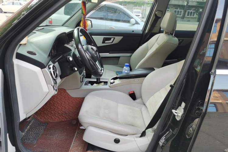 Used Mercedes-Benz GLK-Class 2015 GLK 260 4MATIC Fashion Edition Ultimate Version Left Front Seat