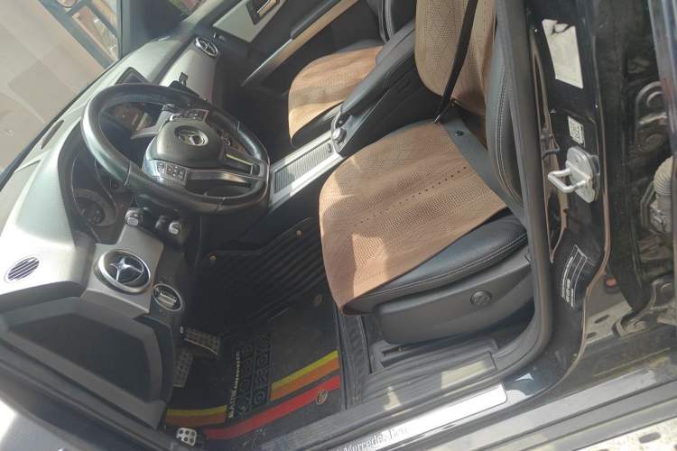 Used Mercedes-Benz GLK-Class 2015 GLK 260 4MATIC Dynamic Edition Ultimate Version Left Front Seat