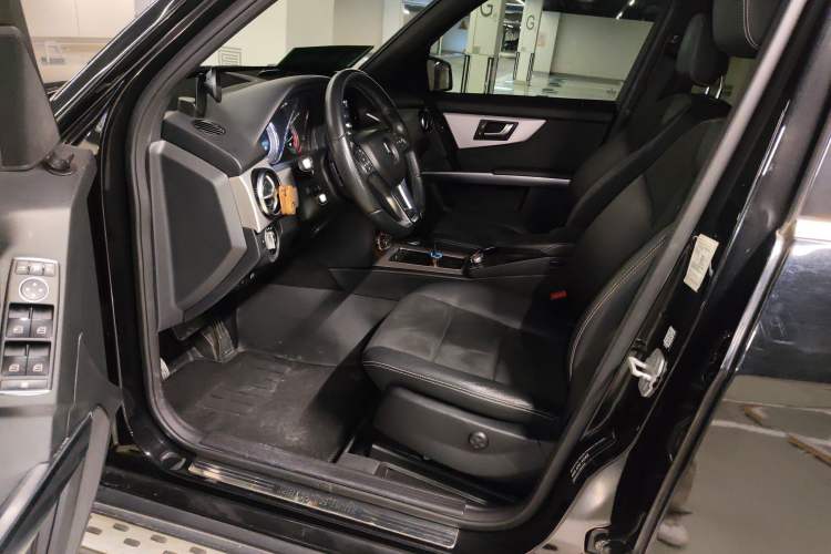 Used Mercedes-Benz GLK-Class 2015 GLK 260 4MATIC Fashion Edition Ultimate Version Left Front Seat