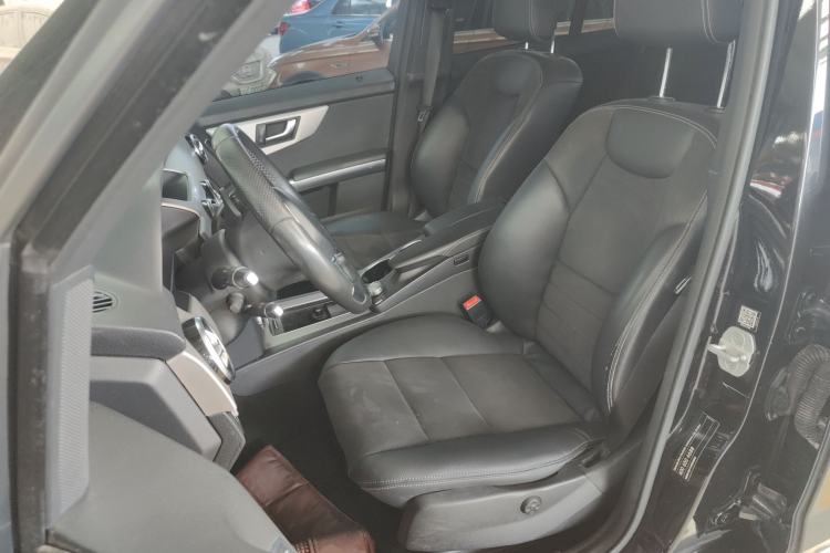 Used Mercedes-Benz GLK-Class 2015 GLK 260 4MATIC Dynamic Edition Ultimate Version Left Front Seat