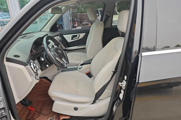 Used Mercedes-Benz GLK-Class 2015 GLK 260 4MATIC Dynamic Edition Ultimate Version Left Front Seat
