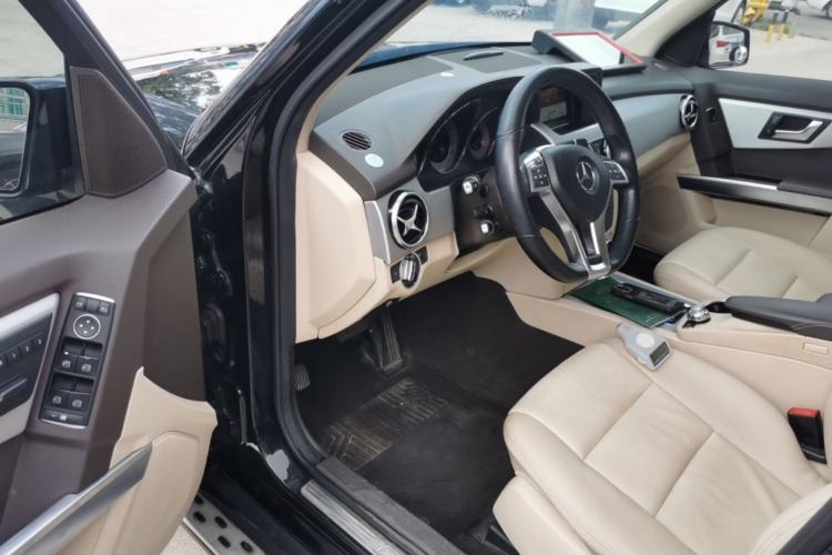 Used Mercedes-Benz GLK-Class 2015 GLK 260 4MATIC Dynamic Edition Ultimate Version Left Front Seat
