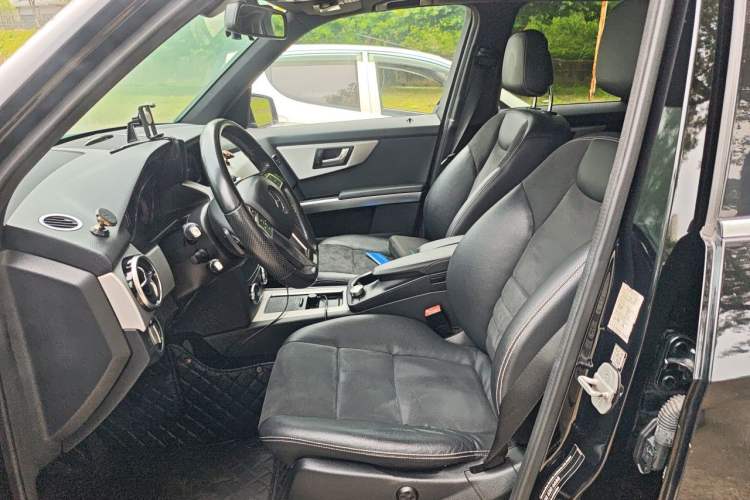 Used Mercedes-Benz GLK-Class 2015 GLK 260 4MATIC Dynamic Edition Ultimate Version Left Front Seat