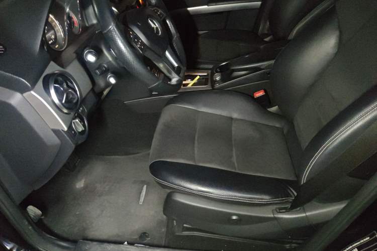 Used Mercedes-Benz GLK-Class 2015 GLK 260 4MATIC Dynamic Edition Ultimate Version Left Front Seat