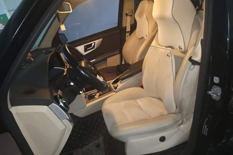 Used Mercedes-Benz GLK-Class 2015 GLK 260 4MATIC Fashion Edition Ultimate Version Left Front Seat