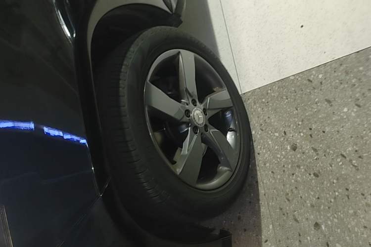 Used Mercedes-Benz GLK-Class 2015 GLK 260 4MATIC Fashion Edition Ultimate Version Left Front Wheel Hub