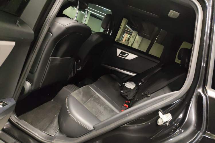 Used Mercedes-Benz GLK-Class 2015 GLK 260 4MATIC Fashion Edition Ultimate Version Left Rear Seat