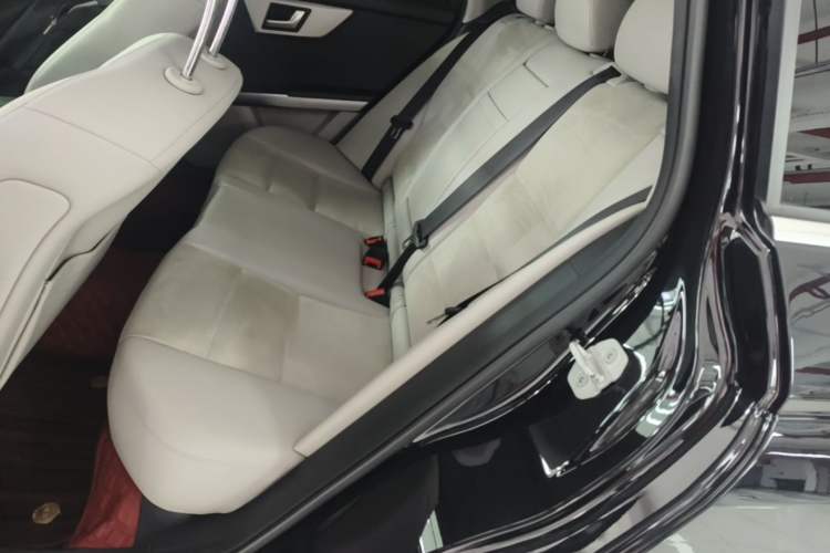 Used Mercedes-Benz GLK-Class 2015 GLK 260 4MATIC Dynamic Edition Ultimate Version Left Rear Seat