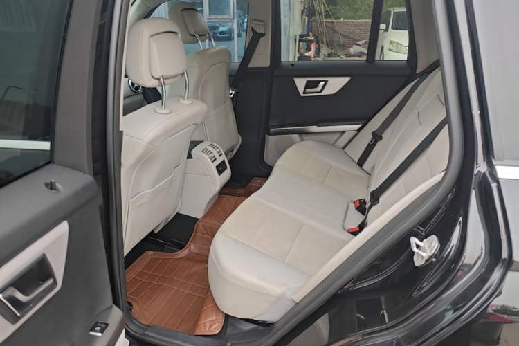 Used Mercedes-Benz GLK-Class 2015 GLK 260 4MATIC Dynamic Edition Ultimate Version Left Rear Seat