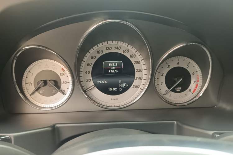 Used Mercedes-Benz GLK-Class 2015 GLK 300 4MATIC Luxury Ultimate Edition Odometer Close Up