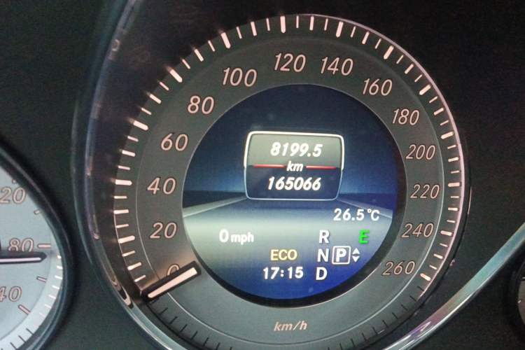 Used Mercedes-Benz GLK-Class 2015 GLK 260 4MATIC Dynamic Edition Ultimate Version Odometer Close Up
