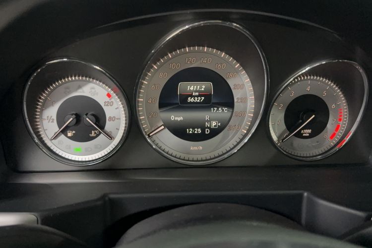 Used Mercedes-Benz GLK-Class 2015 GLK 260 4MATIC Dynamic Edition Ultimate Version Odometer Close Up