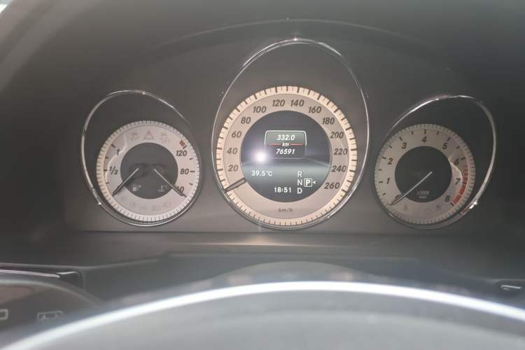 Used Mercedes-Benz GLK-Class 2015 GLK 300 4MATIC Luxury Ultimate Edition Odometer Close Up