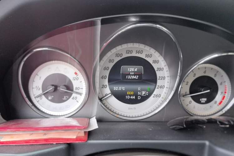 Used Mercedes-Benz GLK-Class 2015 GLK 260 4MATIC Dynamic Edition Ultimate Version Odometer Close Up