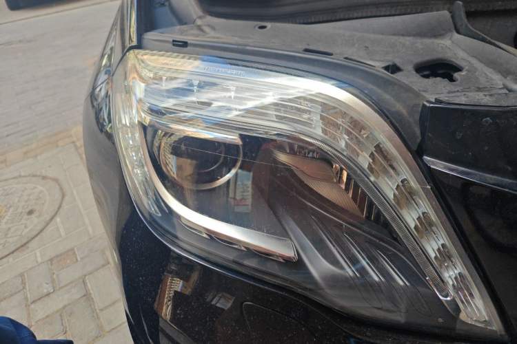 Used Mercedes-Benz GLK-Class 2015 GLK 260 4MATIC Fashion Edition Ultimate Version Right Front Headlight