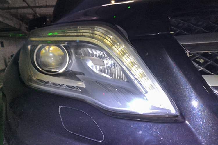 Used Mercedes-Benz GLK-Class 2015 GLK 300 4MATIC Fashion Edition Ultimate Version Right Front Headlight