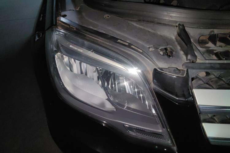 Used Mercedes-Benz GLK-Class 2015 GLK 260 4MATIC Dynamic Edition Ultimate Version Right Front Headlight