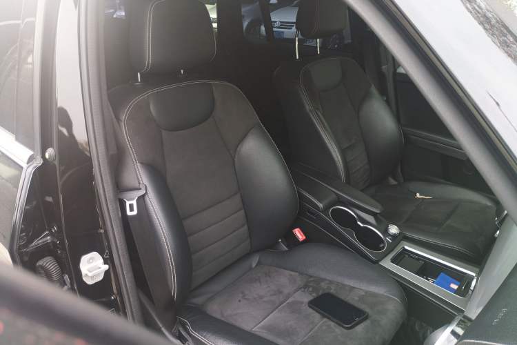 Used Mercedes-Benz GLK-Class 2015 GLK 300 4MATIC Fashion Edition Ultimate Version Right Front Seat