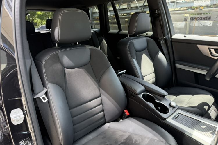 Used Mercedes-Benz GLK-Class 2015 GLK 260 4MATIC Fashion Edition Ultimate Version Right Front Seat