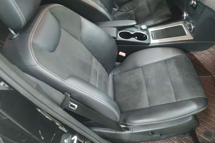 Used Mercedes-Benz GLK-Class 2015 GLK 260 4MATIC Dynamic Edition Ultimate Version Right Front Seat