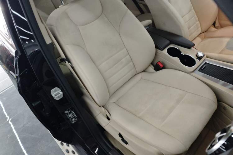 Used Mercedes-Benz GLK-Class 2015 GLK 260 4MATIC Fashion Edition Ultimate Version Right Front Seat