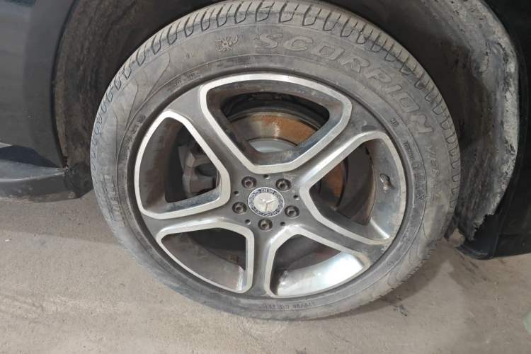 Used Mercedes-Benz GLK-Class 2015 GLK 300 4MATIC Fashion Edition Ultimate Version Right Front Wheel Hub