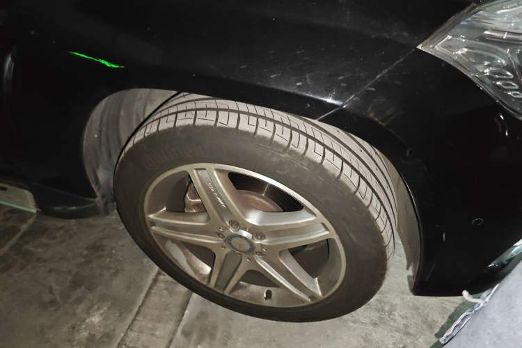 Used Mercedes-Benz GLK-Class 2015 GLK 300 4MATIC Luxury Ultimate Edition Right Front Wheel Hub