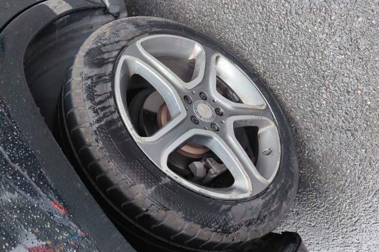Used Mercedes-Benz GLK-Class 2015 GLK 300 4MATIC Fashion Edition Ultimate Version Right Front Wheel Hub