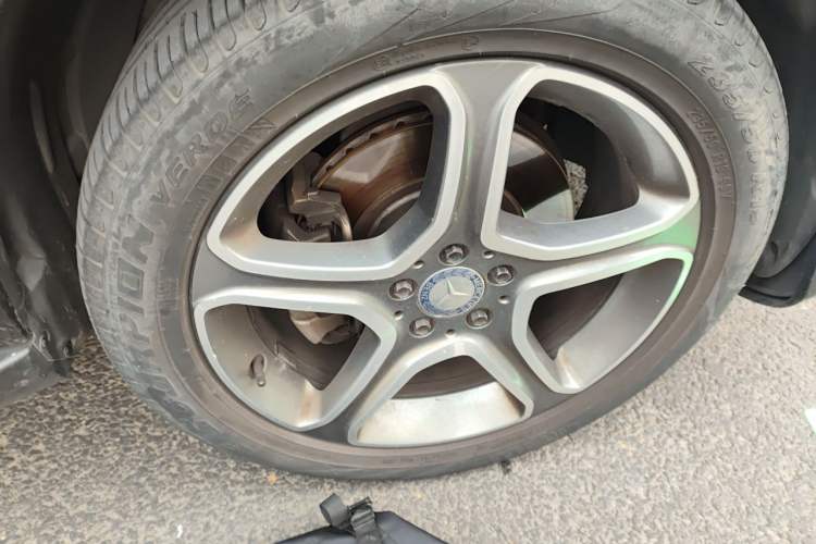 Used Mercedes-Benz GLK-Class 2015 GLK 300 4MATIC Fashion Edition Ultimate Version Right Front Wheel Hub