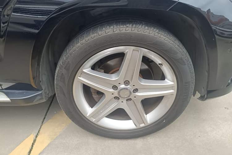 Used Mercedes-Benz GLK-Class 2015 GLK 300 4MATIC Luxury Ultimate Edition Right Front Wheel Hub