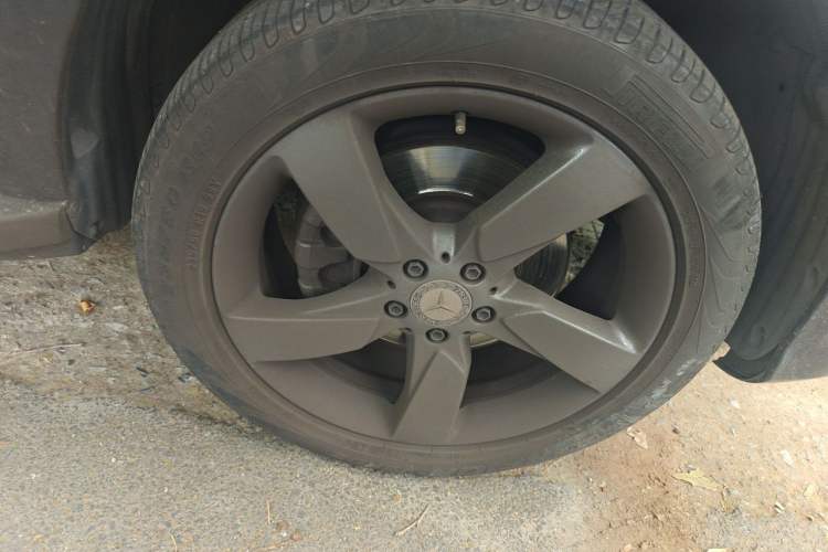 Used Mercedes-Benz GLK-Class 2015 GLK 260 4MATIC Fashion Edition Ultimate Version Right Front Wheel Hub