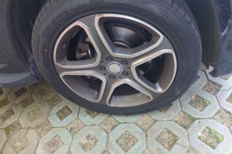 Used Mercedes-Benz GLK-Class 2015 GLK 300 4MATIC Fashion Edition Ultimate Version Right Front Wheel Hub