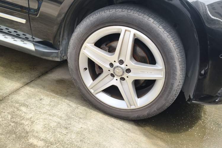 Used Mercedes-Benz GLK-Class 2015 GLK 300 4MATIC Luxury Ultimate Edition Right Front Wheel Hub