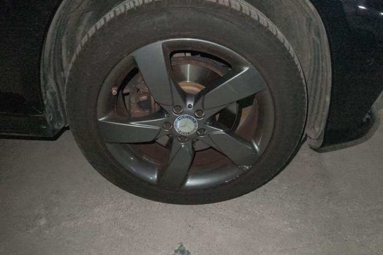 Used Mercedes-Benz GLK-Class 2015 GLK 260 4MATIC Fashion Edition Ultimate Version Right Front Wheel Hub