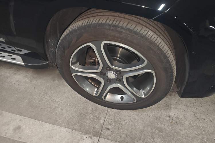 Used Mercedes-Benz GLK-Class 2015 GLK 300 4MATIC Fashion Edition Ultimate Version Right Front Wheel Hub
